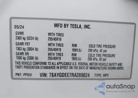 2024 Tesla Model Y Long Range Dual Motor All-Wheel Drive z USA, uszkodzony, nr VIN 7SAYGDEE7RA289824
